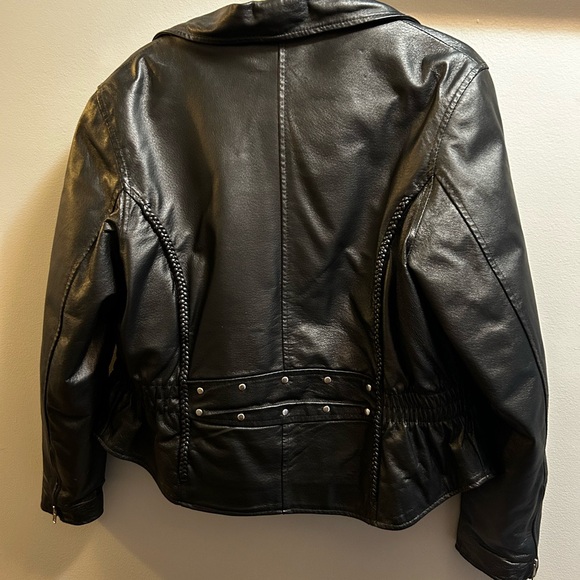 Ladies Leather Jacket - Picture 3 of 4